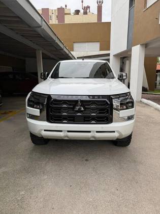 MITSUBISHI TRITON 2.4 BITURBO DIESEL CD HPE-S 4X4 AUTOMÁTICO